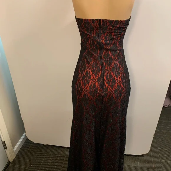 Women junior black- red strapless lace bodycon maxi dress size (M) sleeveless - Picture 9 of 10